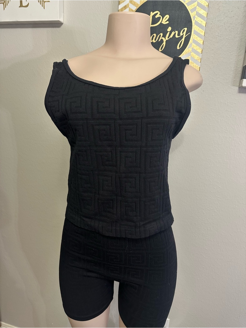 Women's Black Textured Square-Pattern Tank Top set